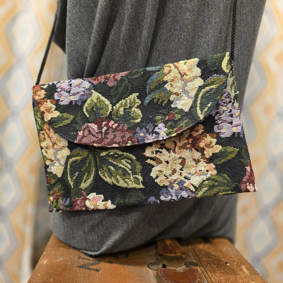 CHERI Tapestry Floral Crossbody - PopRock Vintage. The cool quotes t-shirt store.