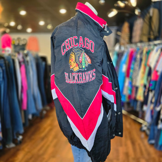 STARTER NHL Black/Red Chicago Blackhawks Puff Jacket XL - PopRock Vintage. The cool quotes t-shirt store.