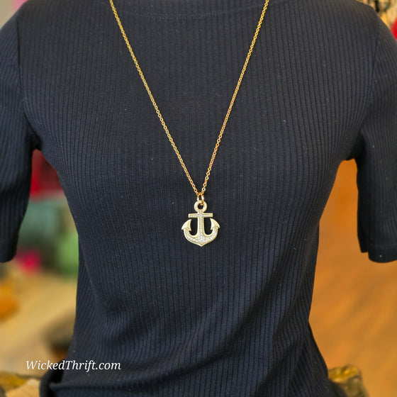 JUICY COUTURE Anchor Necklace on Long Golden Chain - PopRock Vintage. The cool quotes t-shirt store.