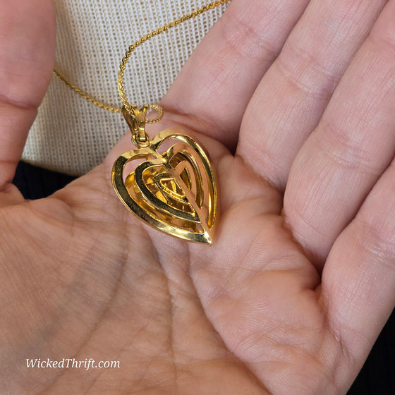 3D HEART Black/Golden Necklace - PopRock Vintage. The cool quotes t-shirt store.