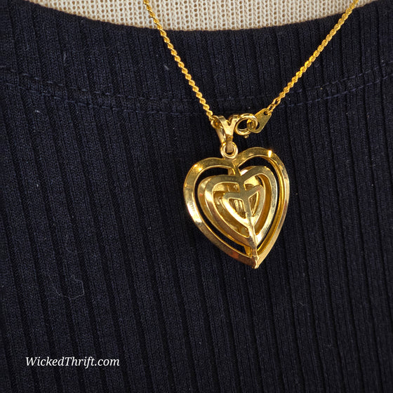 3D HEART Black/Golden Necklace - PopRock Vintage. The cool quotes t-shirt store.