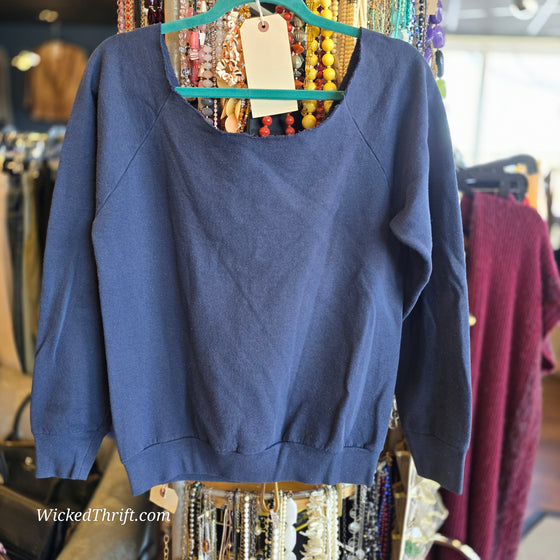 GEORGETOWN Blue Cut Neck Sweatshirt S - PopRock Vintage. The cool quotes t-shirt store.