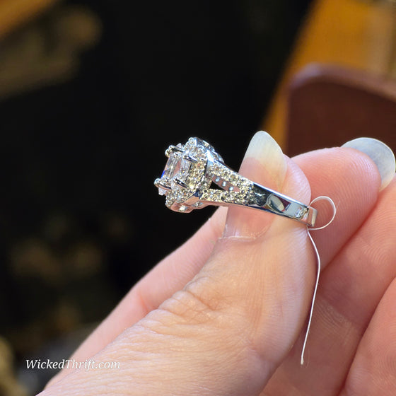 SILVER TONE 3 CZ Ring 6 - PopRock Vintage. The cool quotes t-shirt store.