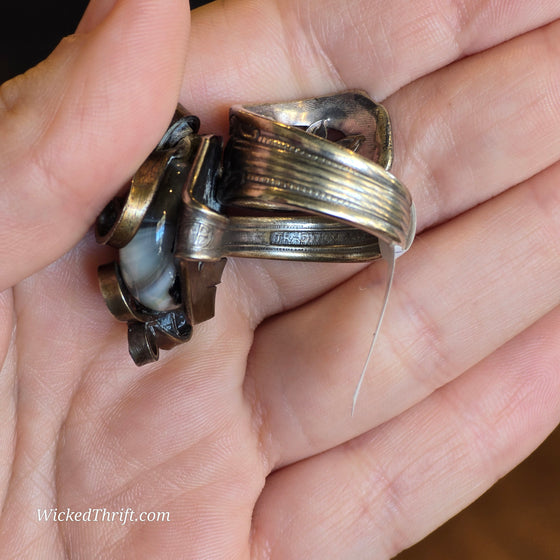 FUNKY Fork Ring with Blue - PopRock Vintage. The cool quotes t-shirt store.