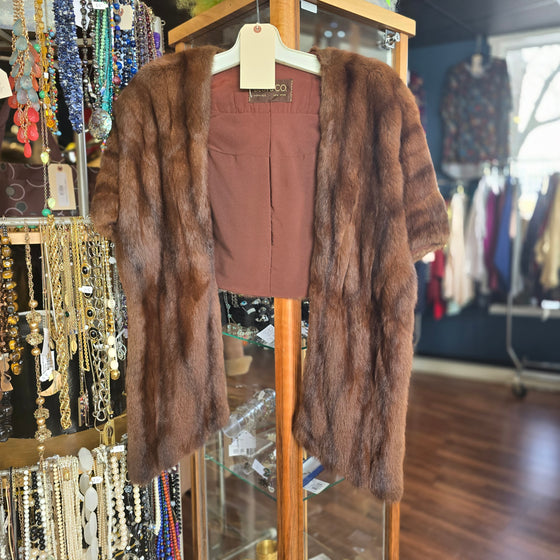 VINTAGE BEST & CO Brown Long Fur Stole - PopRock Vintage. The cool quotes t-shirt store.