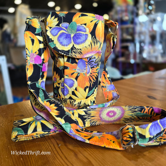 SUNFLOWER PRINT Thin Bucket Crossbody - PopRock Vintage. The cool quotes t-shirt store.