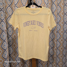  VINEYARD VINES Yellow Cotton Blend Tee M - PopRock Vintage. The cool quotes t-shirt store.