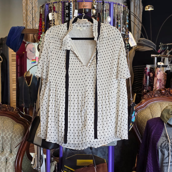 MAX STUDIO Black/White Polkadot Pleated Top 2X