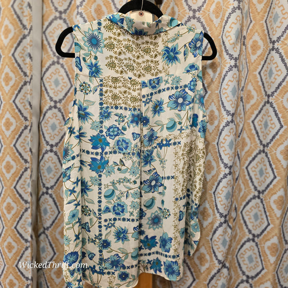 ROSE & OLIVE White/Green Blue Floral Sleeveless Button Up XL - PopRock Vintage. The cool quotes t-shirt store.