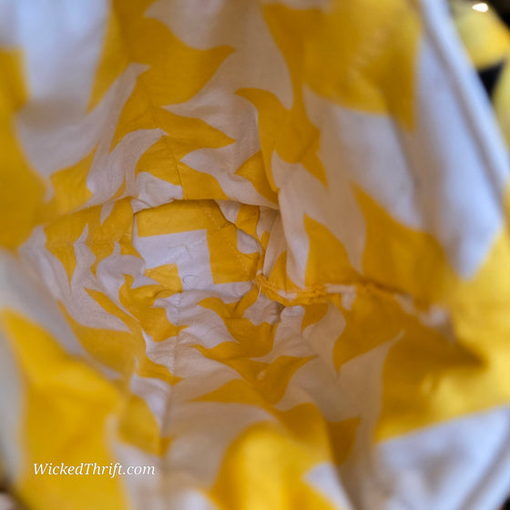 SUNFLOWER PRINT Thin Bucket Crossbody - PopRock Vintage. The cool quotes t-shirt store.